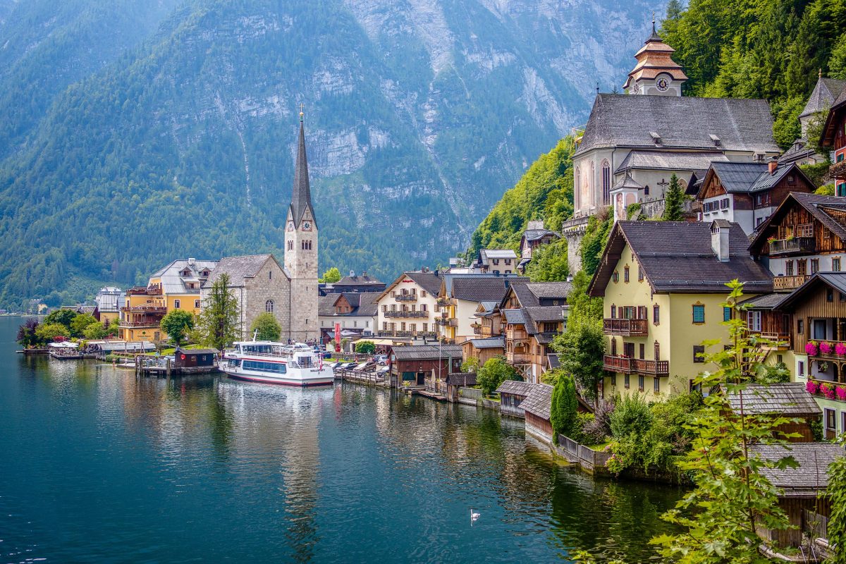 Hallstatt, ngôi làng 7.000 năm tuổi của Áo